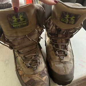Under Armour Green and Gray Men's Boots